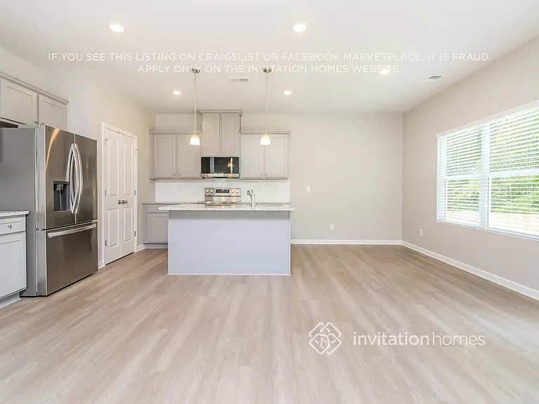139 W Woodland Mnr — Photo 9