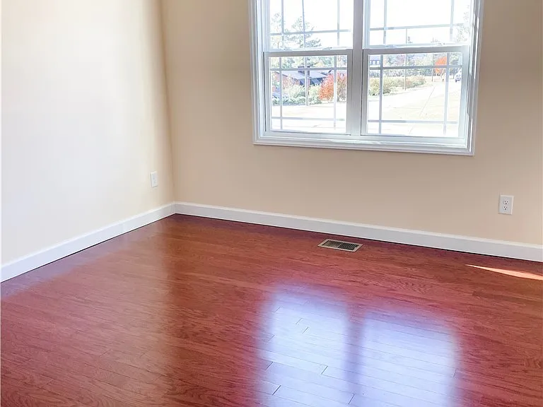 2935 Cornell Dr — Photo 8
