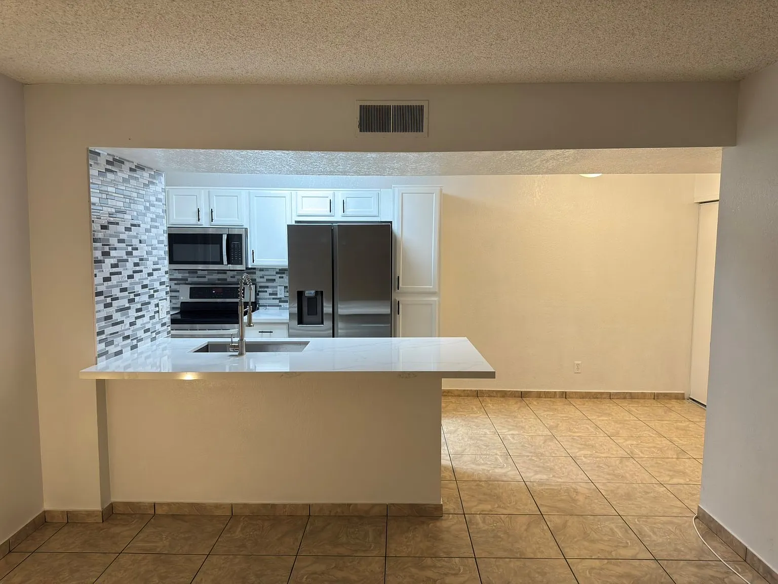 2 bed, 1.5 bath, 919 sqft, $1,775 — Photo 4