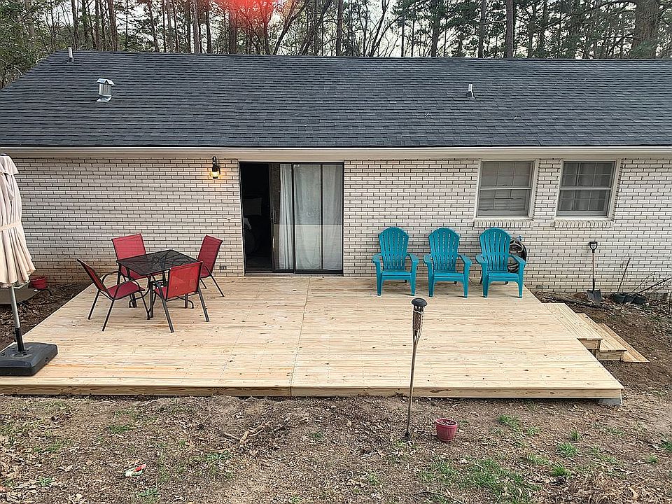 New roof! New 24 x 12 deck!