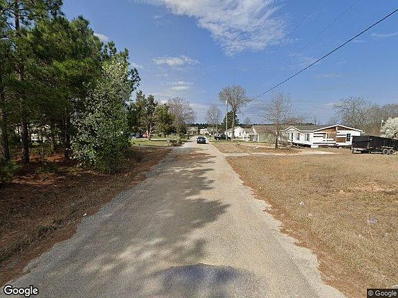 Exterior Neighborhood (street photo)