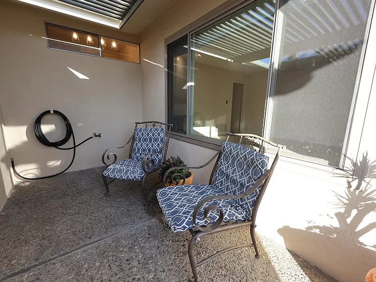 334 Consuelo Dr #B — Photo 3