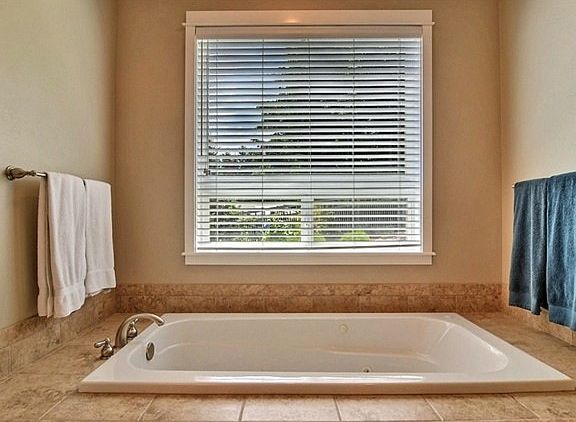 5th image of 2122 87th Street Ct NW