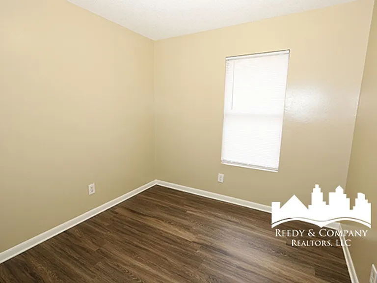 1616 Winston Dr — Photo 9