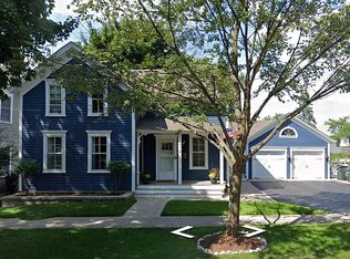 212 E Hillside Ave, Barrington, IL 60010