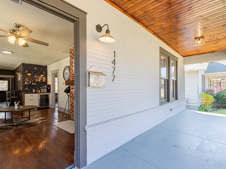 1477 Lyndale Ave — Photo 6
