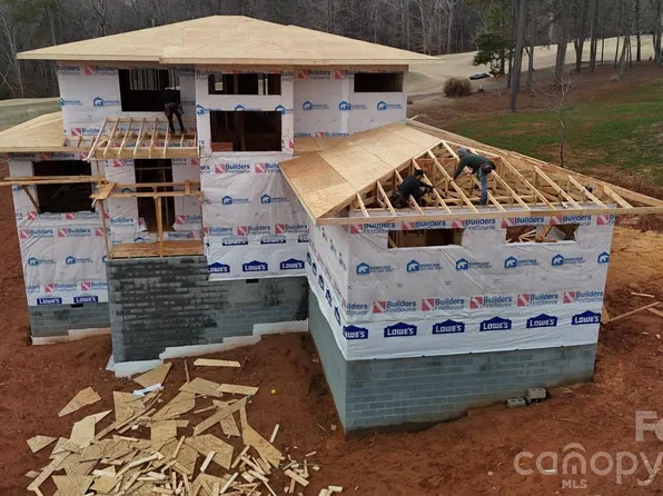 138 Broken Arrow Rd, Statesville, NC 28677