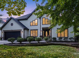 516 Prairie Knoll Dr, Naperville, IL 60565
