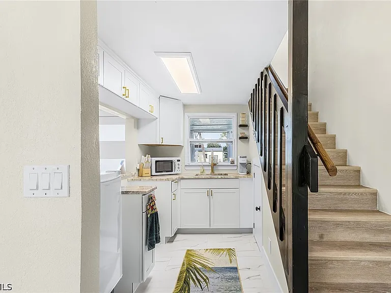 2430 Orange St — Photo 12