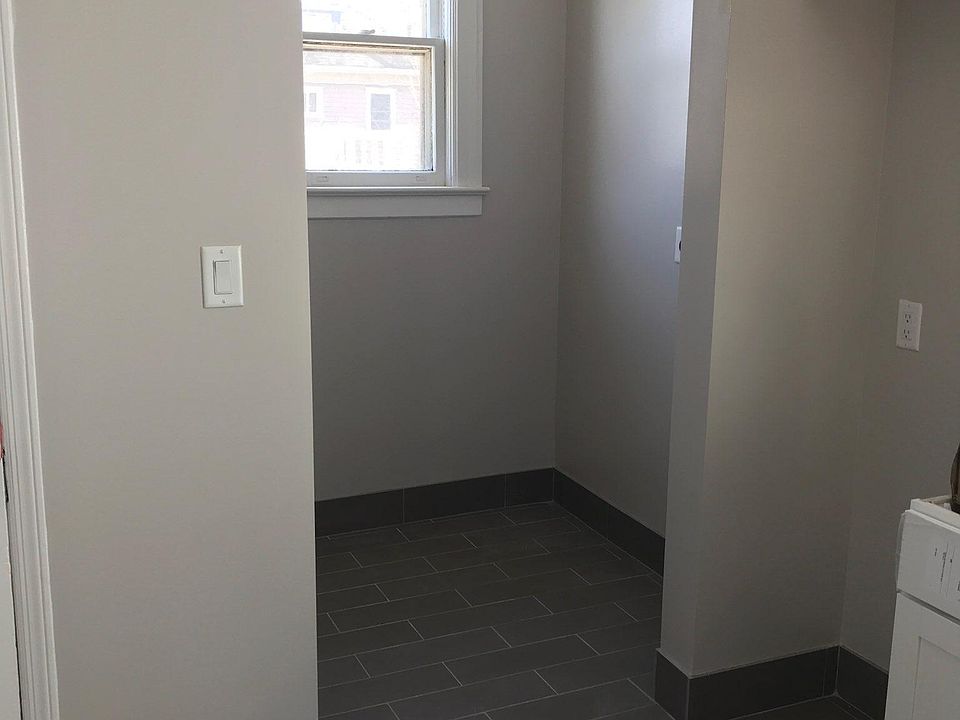 1st image of 103 Elm St #2