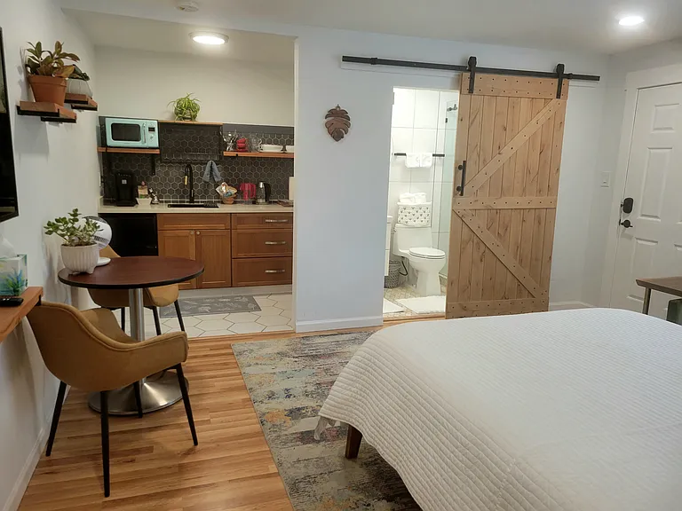 590 Farallon Ave #B — Photo 4