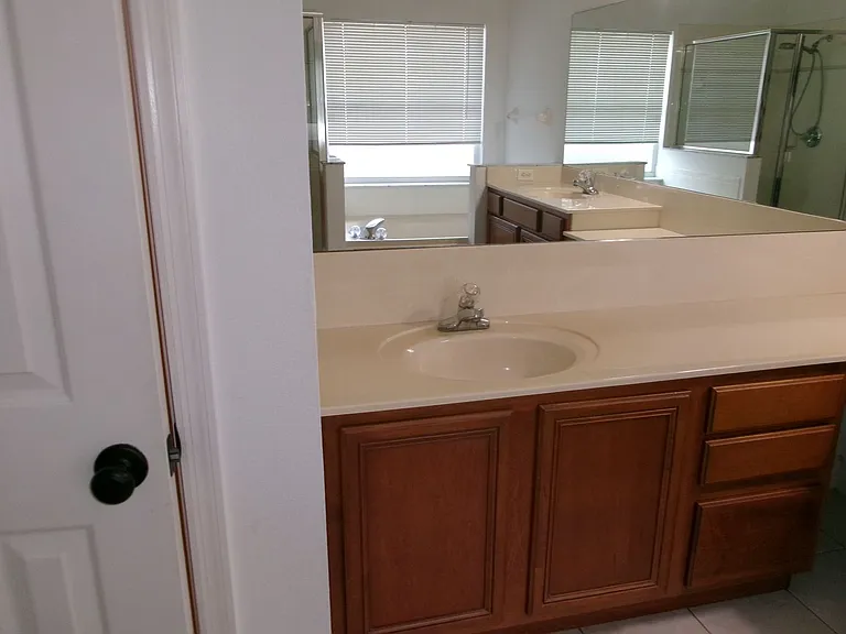 12415 Lake Valley Dr — Photo 18