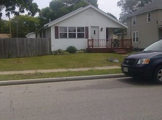 718 N Beaumont Rd, Prairie Du Chien, WI 53821