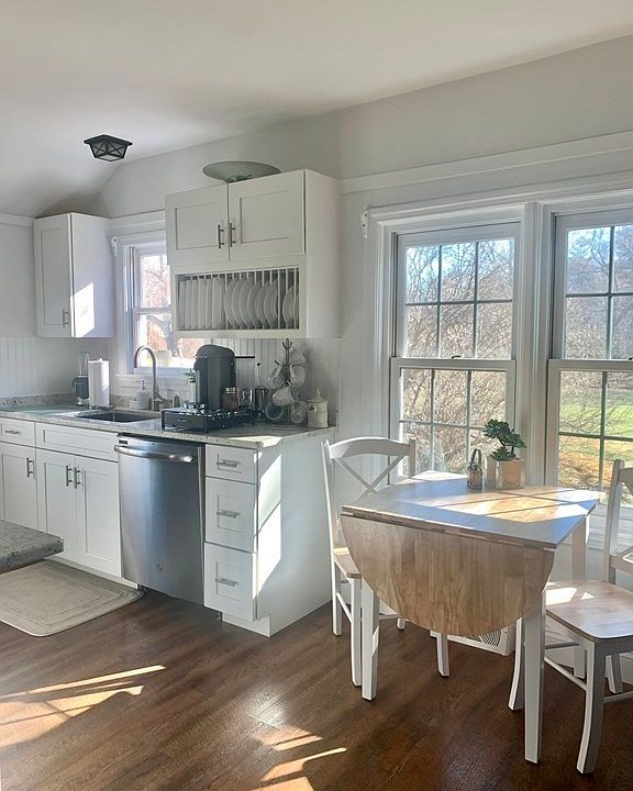 1st image of 52 Mill Ln #0