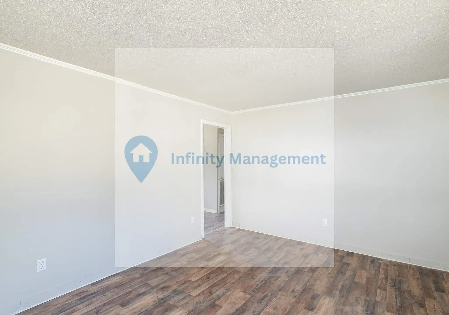 3 bed, 912 sqft, $1,400 — Photo 3