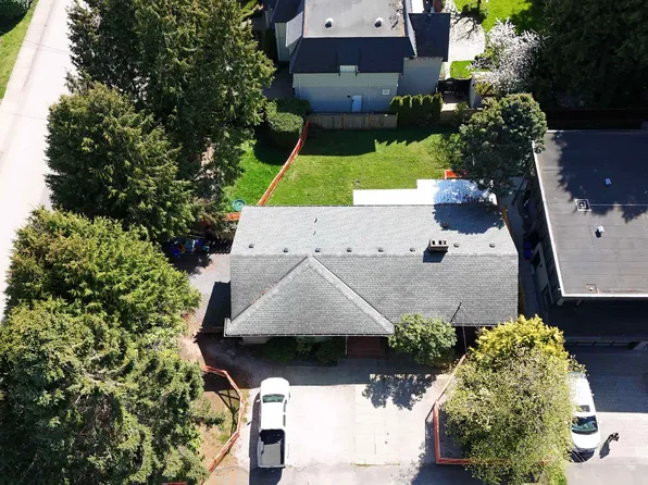 14150 Blackburn Ave, White Rock, BC V4B 2Z7
