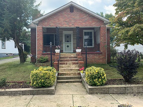 2nd image of 240 McDowell St