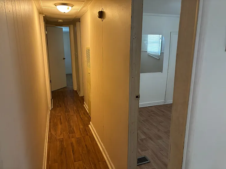 1501 W 4th St #14 — Photo 8