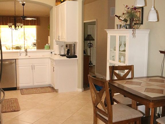 5th image of 327 Monaco Dr