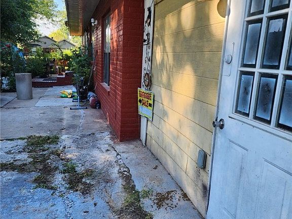 2nd image of 614 Zachary St