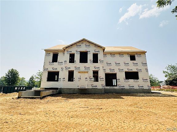 5th image of 912 Fairway Dr #28