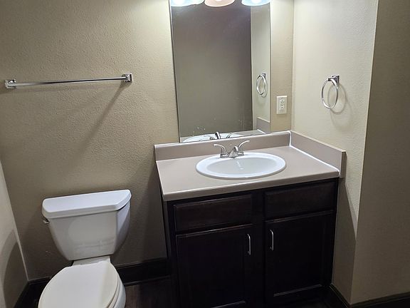 5th image of 107 W Canadian Ave #2
