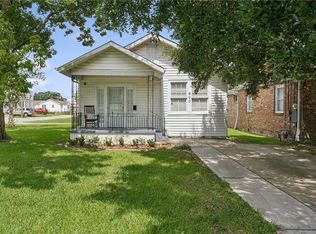 900 Ridgelake Dr, Metairie, LA 70001