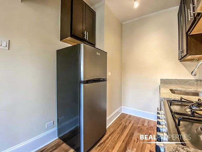 4737 N Hermitage Ave — Photo 6