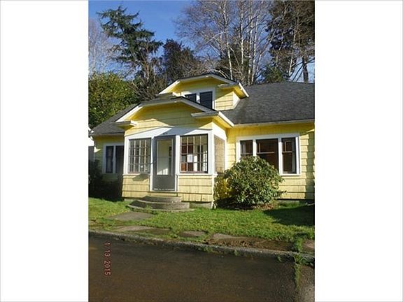 3rd image of 824 Canyon Ct