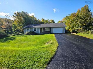 120 Wildwood Dr, Howie Centre, NS B1L 1G7