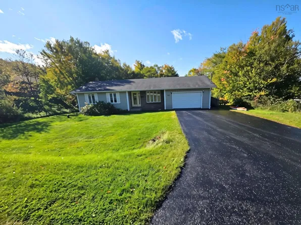 120 Wildwood Dr, Howie Centre, NS B1L 1G7