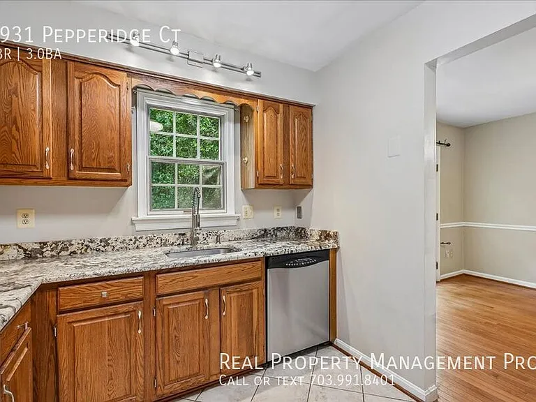 3931 Pepperidge Ct — Photo 6