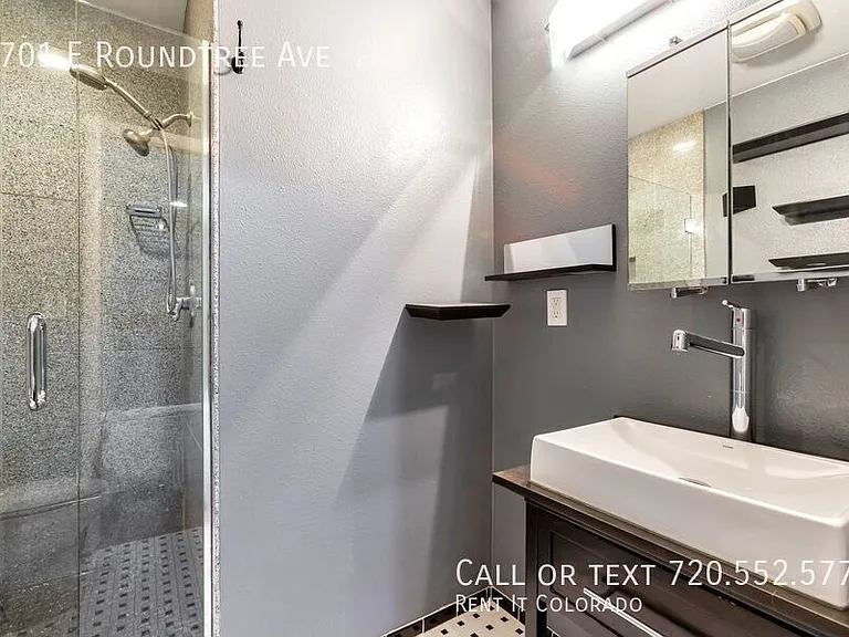 8701 E Roundtree Ave — Photo 13