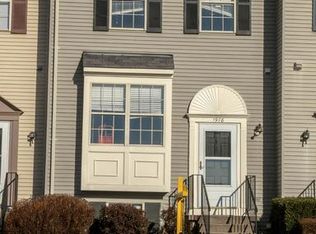 1978 Winslow Ct, Woodbridge, VA 22191