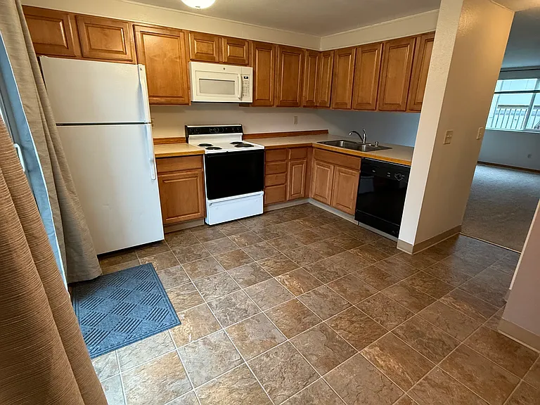 1820 Larch St #G3 — Photo 4