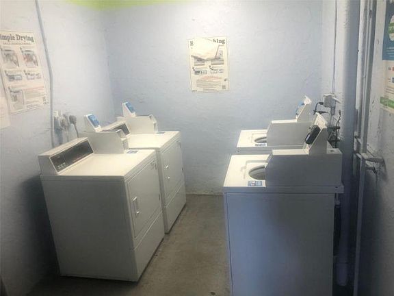 2nd image of 500 NE 2nd St APT 405