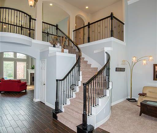 3rd image of 9214 Delacorte Ln