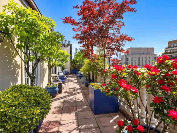 1035 Park Avenue image 1 of 22