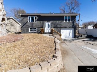 7804 Park View Blvd, La Vista, NE 68128