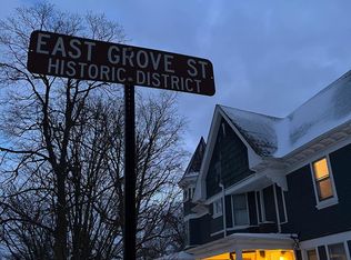 101 S McLean St APT D, Bloomington, IL 61701