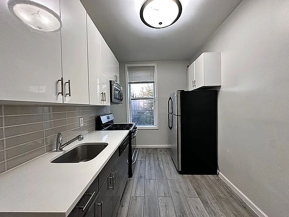 4th image of 98 Wayne St #4B