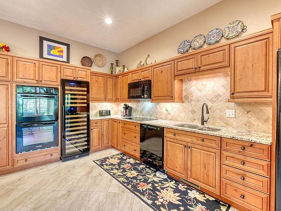21st image of 198 Riverbend Dr