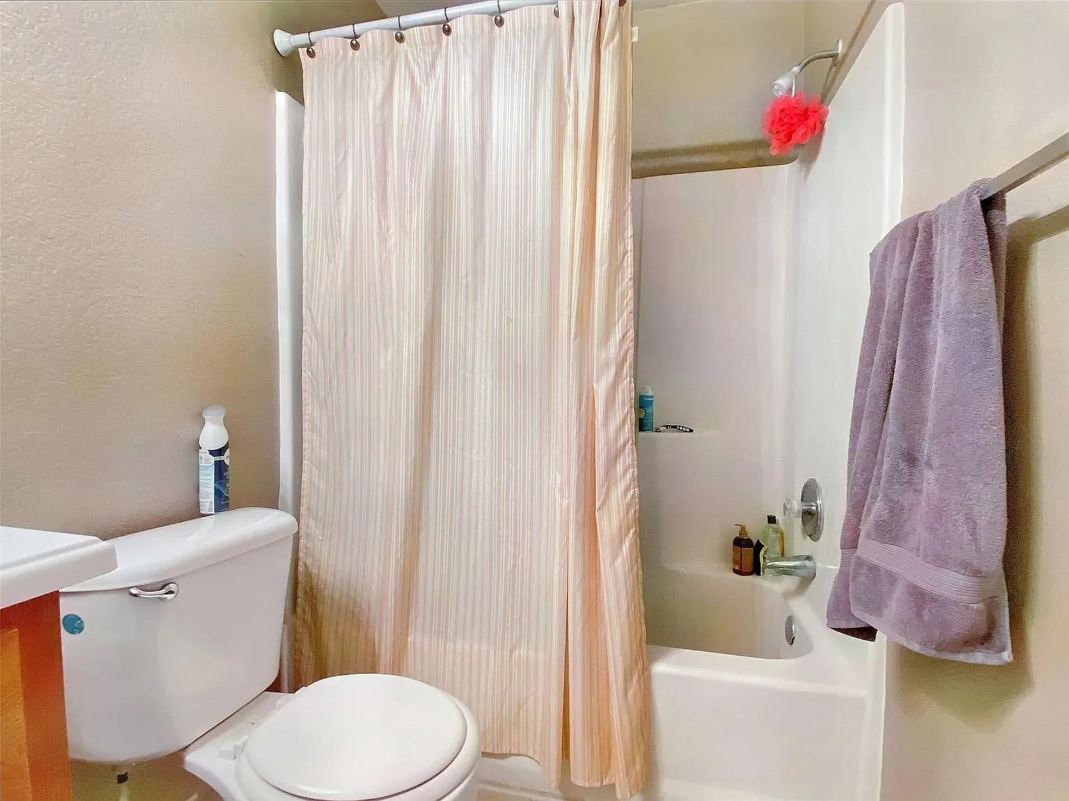 3 bed, 2.0 bath, 1371 sqft, $1,700 — Photo 3