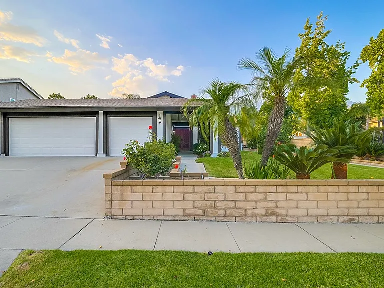 929 Darlene Ct — Photo 4