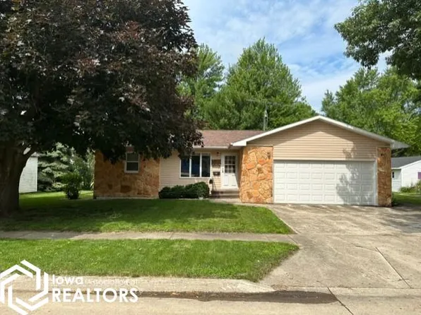 138 2nd Ave SW, Britt, IA 50423