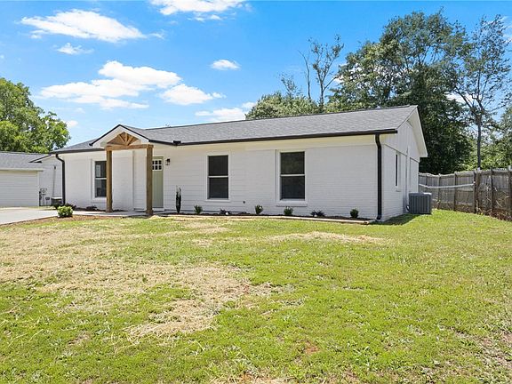 3rd image of 200 Osmond Dr