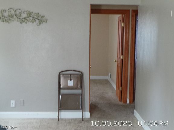 5th image of 133 Woodhill Dr