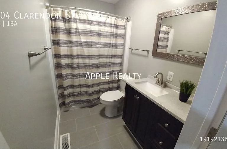 1004 Clarendon St #A — Photo 10