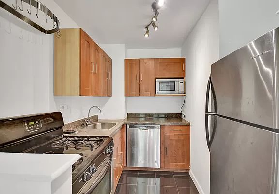 2nd image of 300 Cathedral Pkwy #1-K