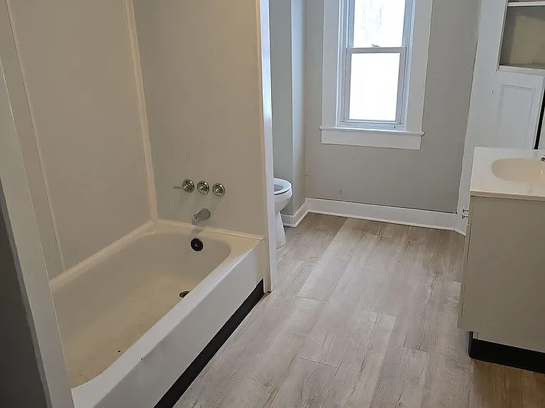808 N Jefferson St — Photo 12